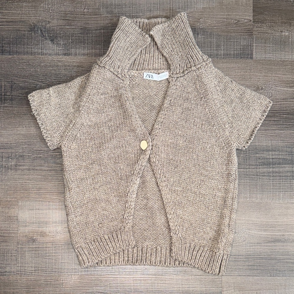 ZARA Taupe Short-Sleeve Knit Cardigan